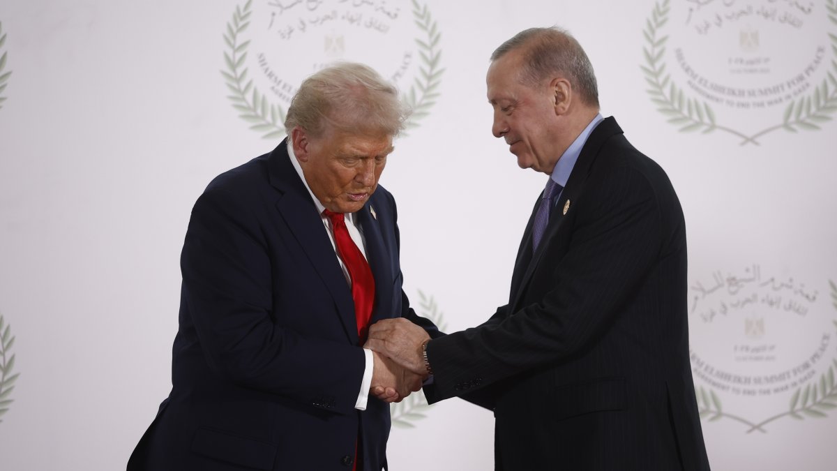 President Recep Tayyip Erdoğan and U.S. President Donald Trump shake hands during a meeting, Sharm El-Sheikh, Egypt, Oct. 13, 2025. (EPA Photo)