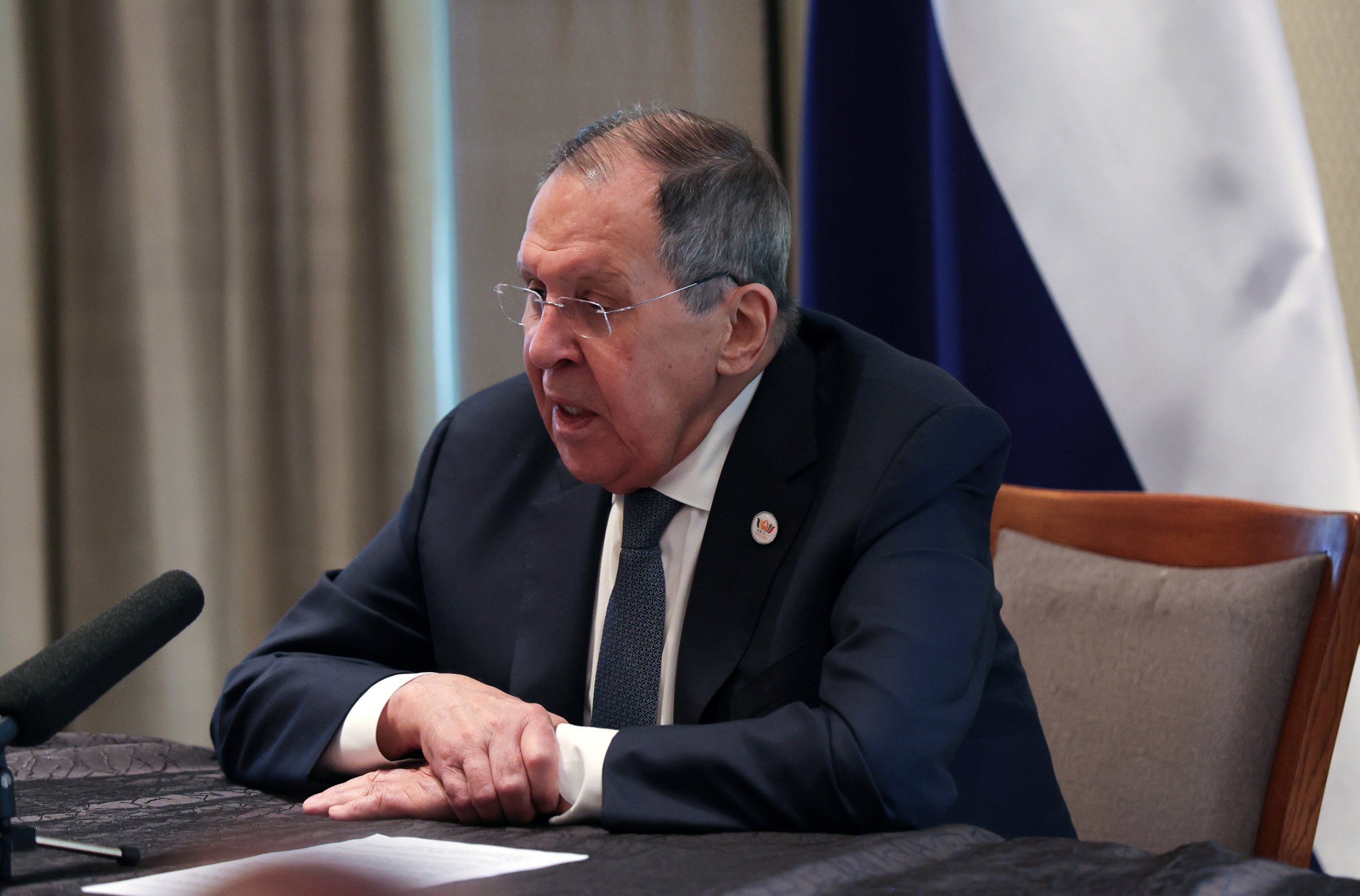 Russian FM urges US to evacuate diplomats from Kyiv amid tensions