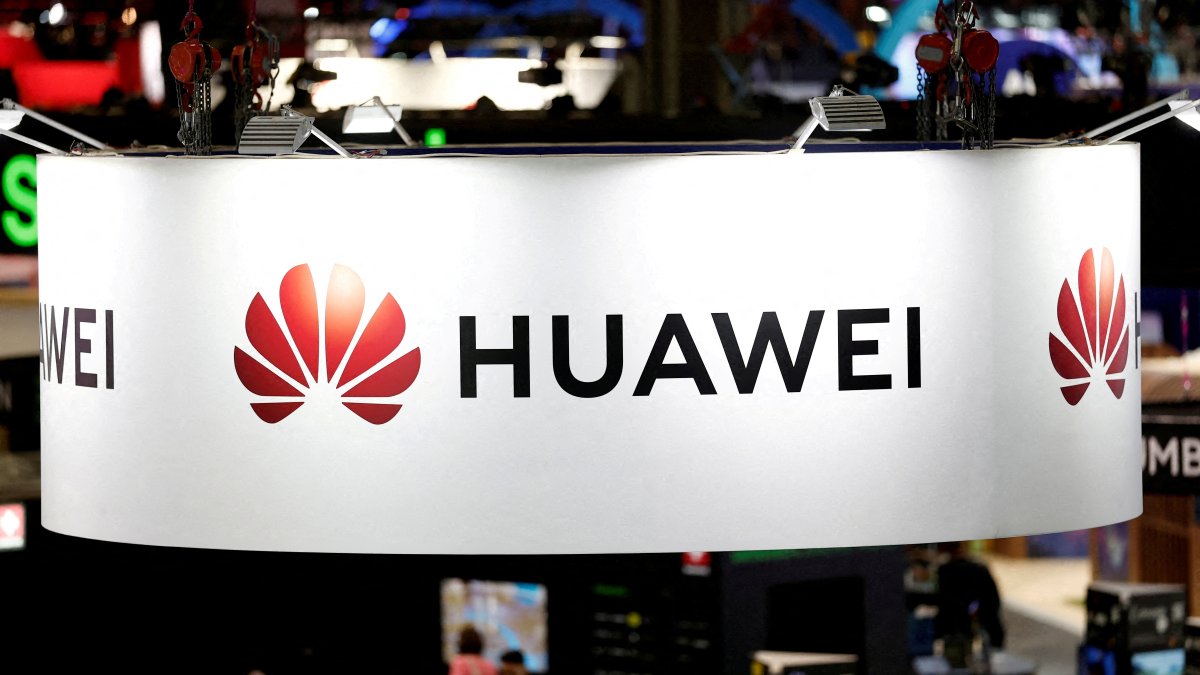 Huawei logo is seen at the Porte de Versailles exhibition center in Paris, France, June 12, 2025. (Reuters Photo)