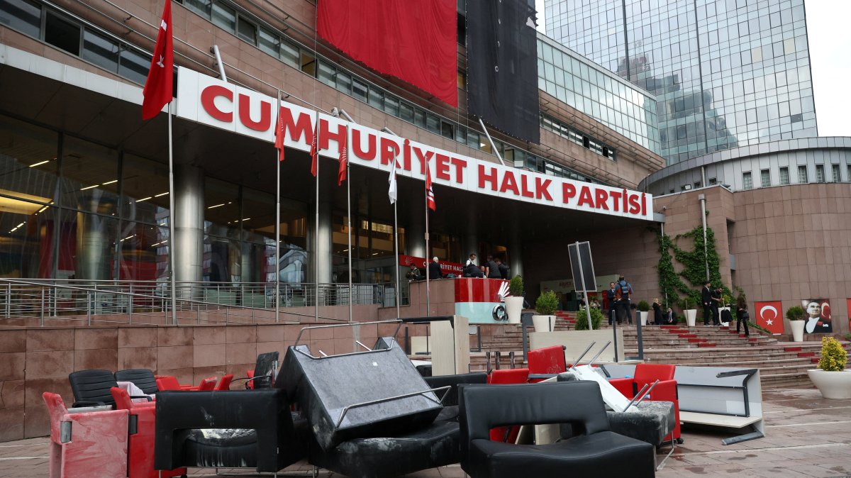 Furniture sits outside the entrance of the headquarters of the main opposition Republican People’s Party (CHP) after riot police entered to evict its ousted leadership, following enforcement of a court ruling, in Ankara, Türkiye, May 24, 2026. (Reuters Photo)