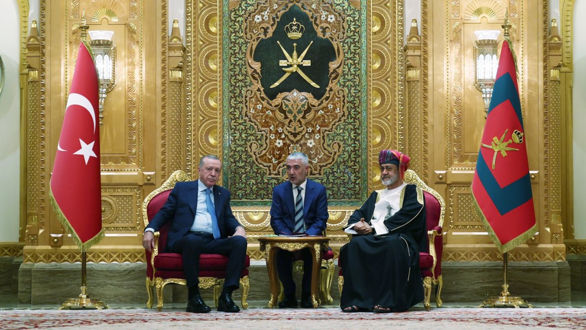 President Recep Tayyip Erdoğan and Sultan Haitham bin Tariq Al Said attend a meeting, Muscat, Oman, Oct. 22, 2025. (IHA Photo) 