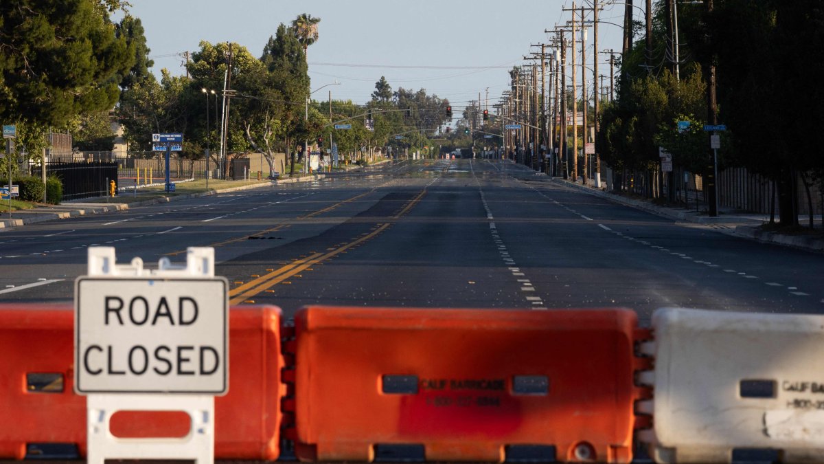 Roads remain closed after residents were evacuated following a chemical leak from a large storage tank that threatened nearby homes in Garden Grove, California, May 24, 2026. (AFP Photo)