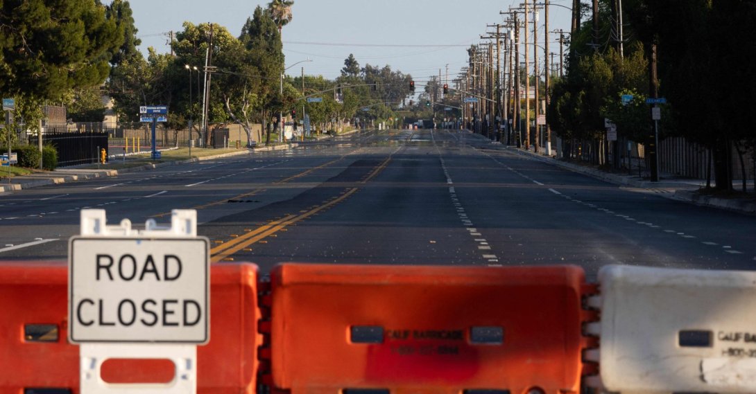 Roads remain closed after residents were evacuated following a chemical leak from a large storage tank that threatened nearby homes in Garden Grove, California, May 24, 2026. (AFP Photo)