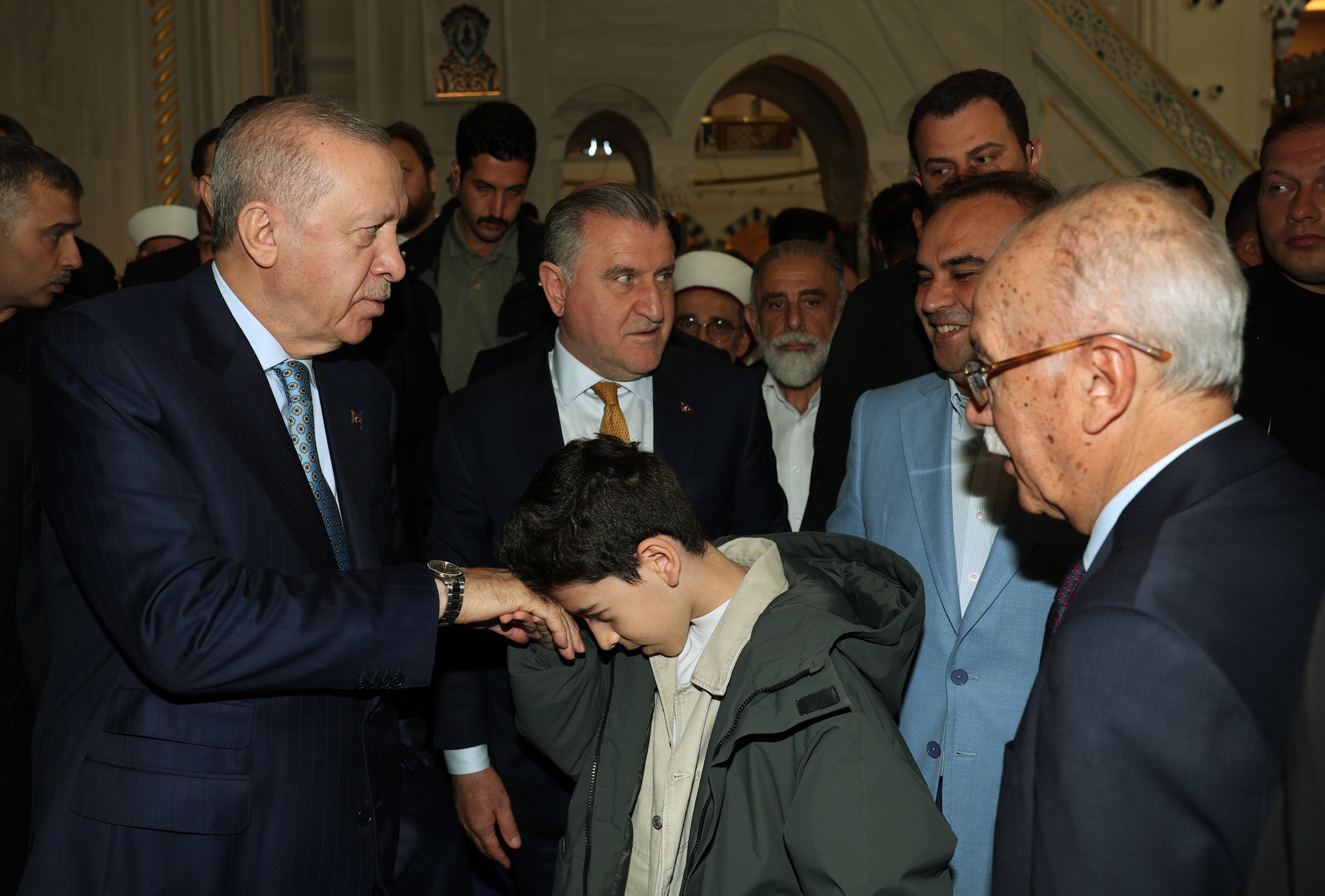 Erdoğan leads Eid prayer, calls for unity, Gaza solidarity