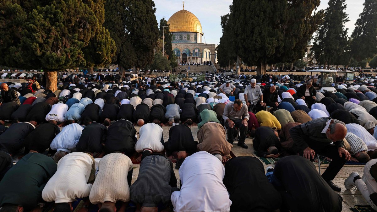Muslims perform a special morning prayer marking the start of Eid al-Adha, the Feast of Sacrifice, at the Al-Aqsa Mosque compound, Jerusalem, Palestine, May 27, 2026. (AFP Photo)