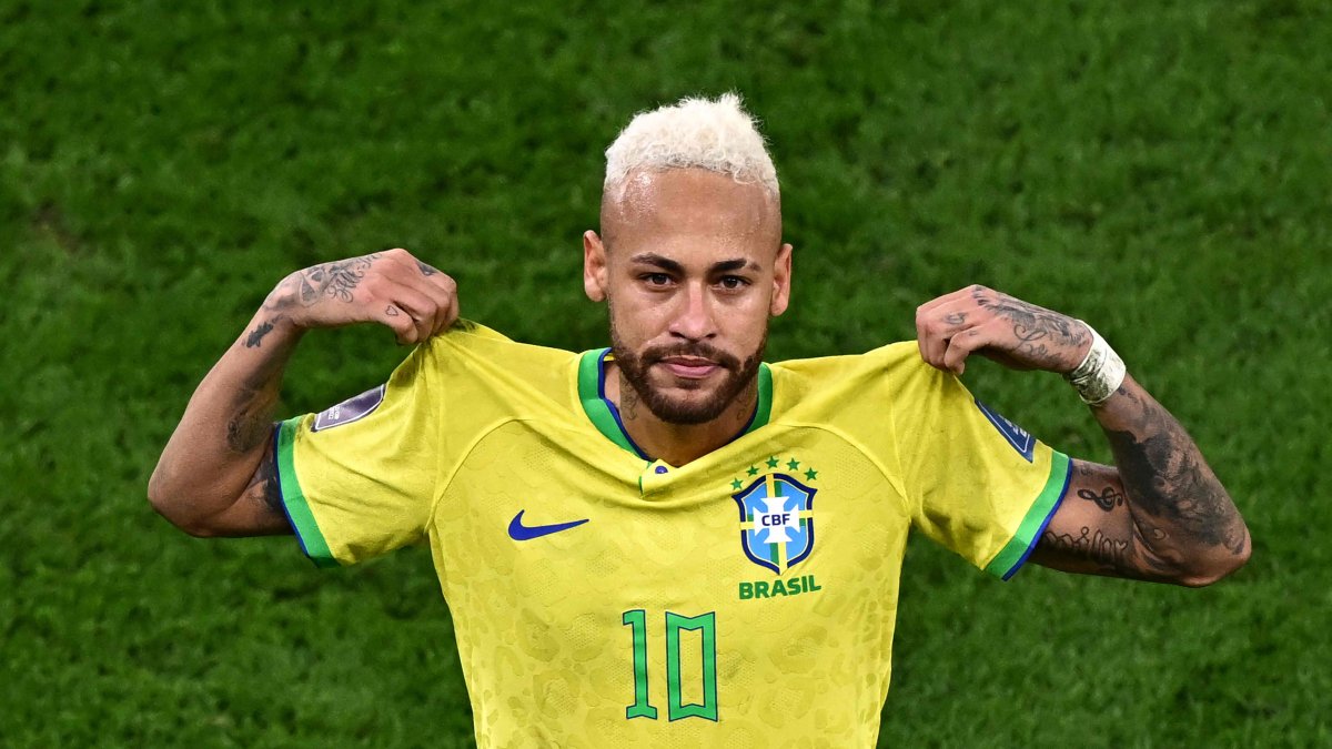 Brazil's Neymar celebrates scoring his team's first goal during the Qatar 2022 World Cup quarterfinal football match between Croatia and Brazil at Education City Stadium in Al-Rayyan, Doha, Qatar, Dec. 9, 2022. (AFP Photo)