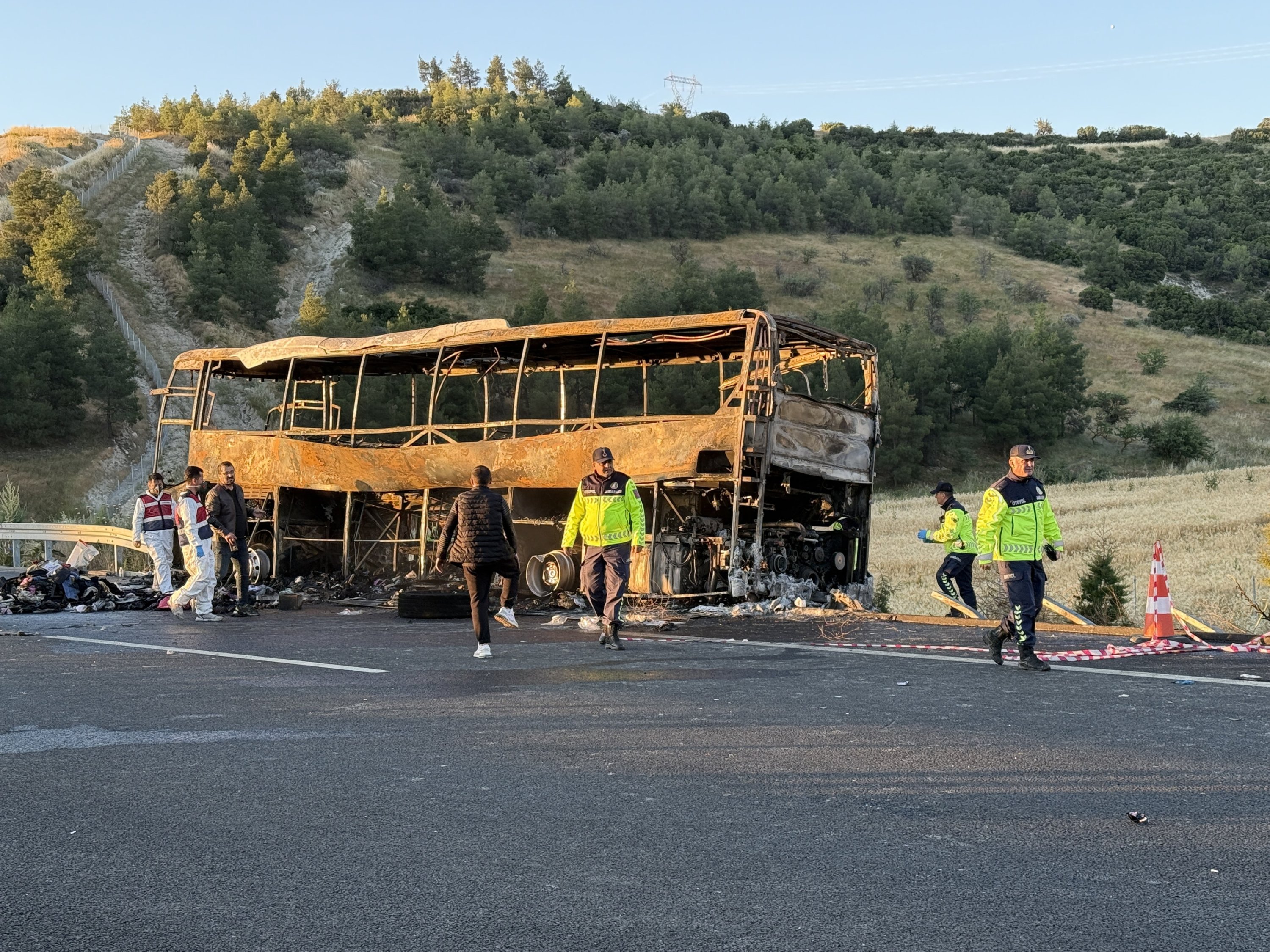 Infant among 8 killed in bus crash in western Türkiye