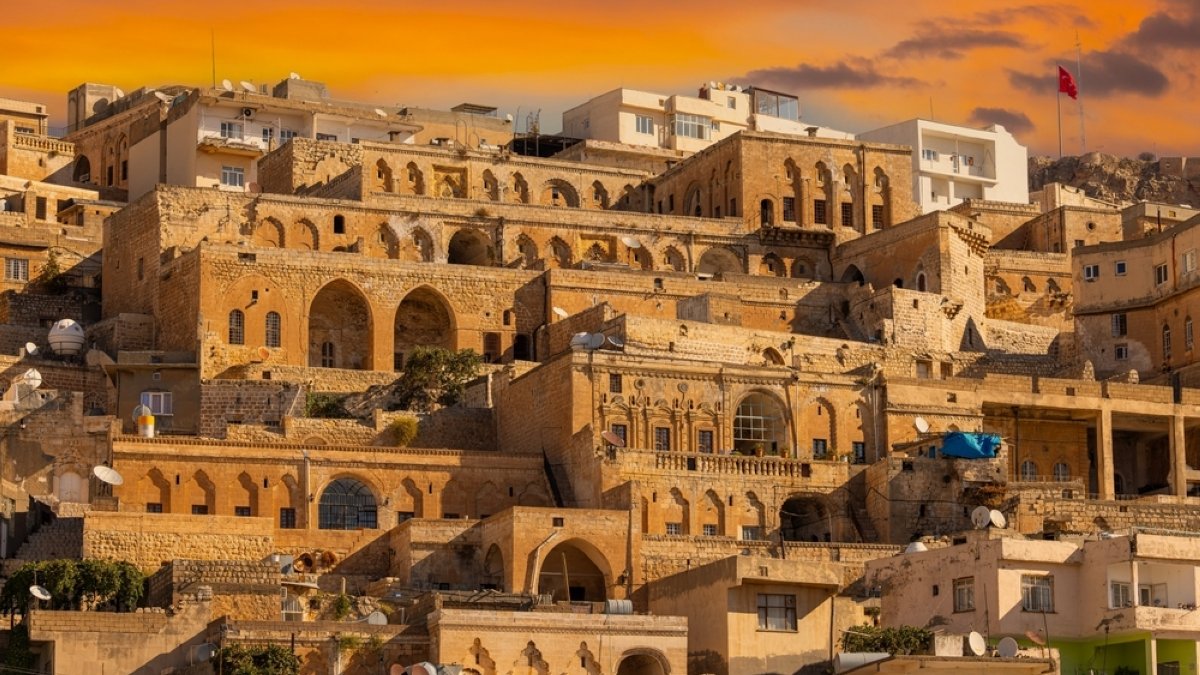 Tourists flock to Türkiye’s historic Mardin during Eid holiday