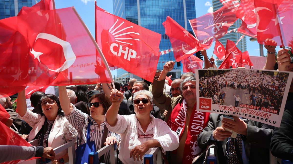 Supporters of Kemal Kılıçdaroğlu, chairman of the main opposition Republican People's Party (CHP), gather for a rally at the party's headquarters in Ankara, Türkiye, May 30, 2026. (EPA Photo)