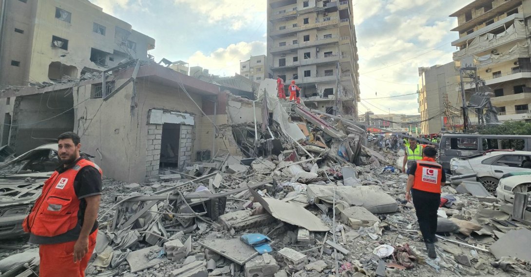 First responders inspect the damage at the site of an Israeli strike that hit near a hospital in the southern city of Tyre, Lebanon, June 1, 2026. (AFP Photo)