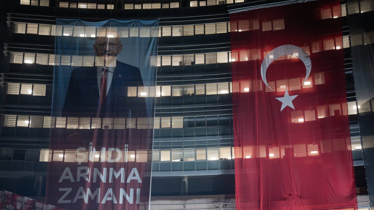 A poster featuring CHP Chair Kemal Kılıçdaroğlu with the slogan “It is time to purge” has been hung on the exterior of the CHP party headquarters, Ankara, Türkiye, May 29, 2026. (AA Photo)