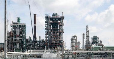 This photograph shows the TotalEnergies refinery in Antwerp, Belgium, May 18, 2026. (AFP Photo)