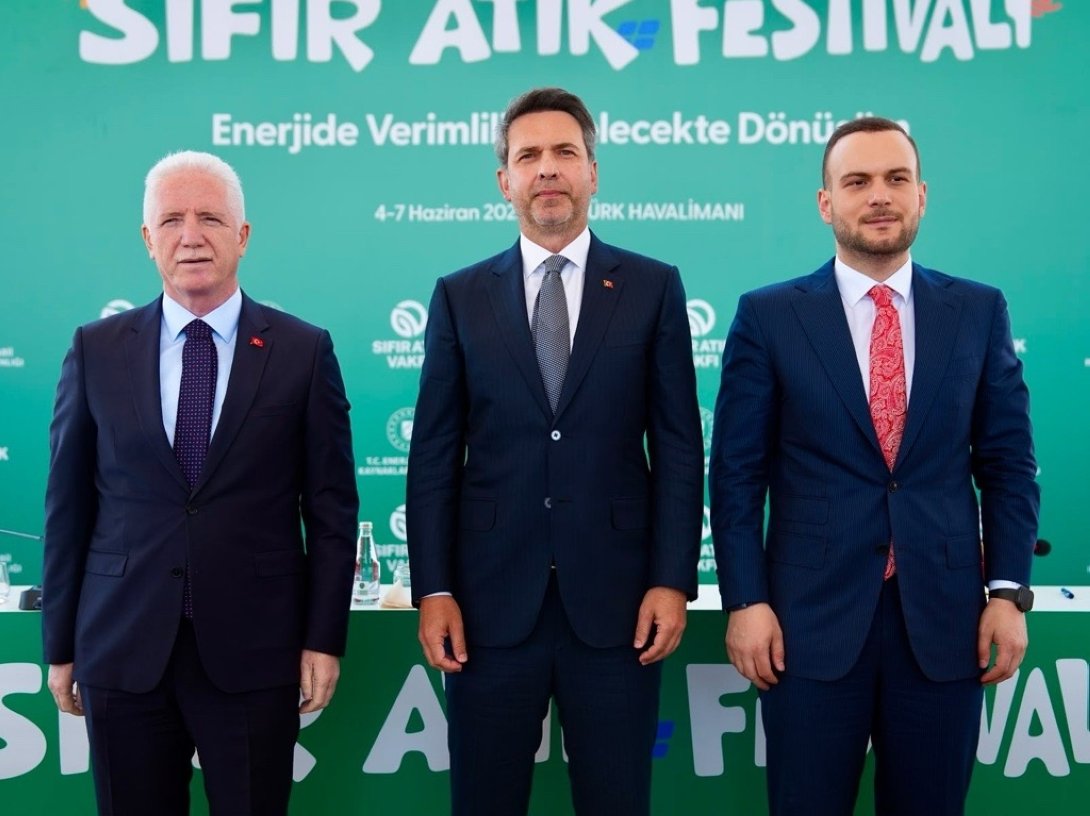 Istanbul Governor Davut Gül (L), Energy and Natural Resources Minister Alparslan Bayraktar (C), Zero Waste Foundation President Samed Ağırbaş (R), pose at the Zero Waste Festival press launch, Istanbul, Türkiye, June 2, 2026. (Photo courtesy of Zero Waste Foundation)