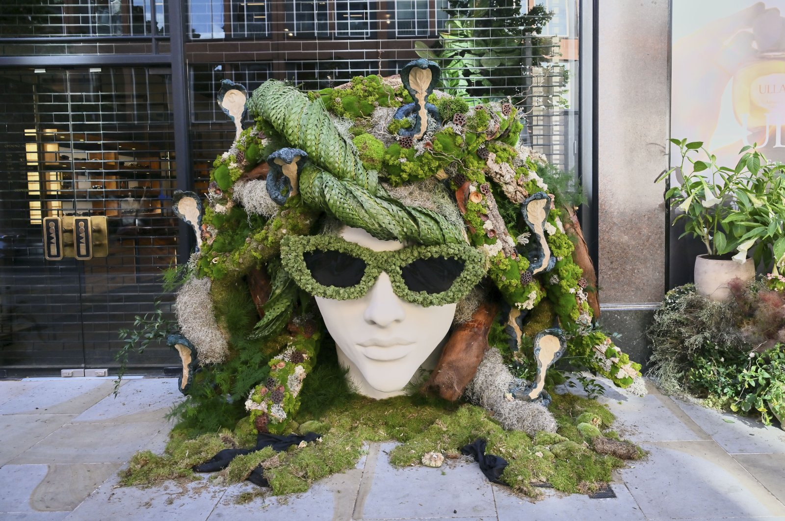 Chelsea in Bloom': London's floral fantasy goes cosmic | Daily Sabah