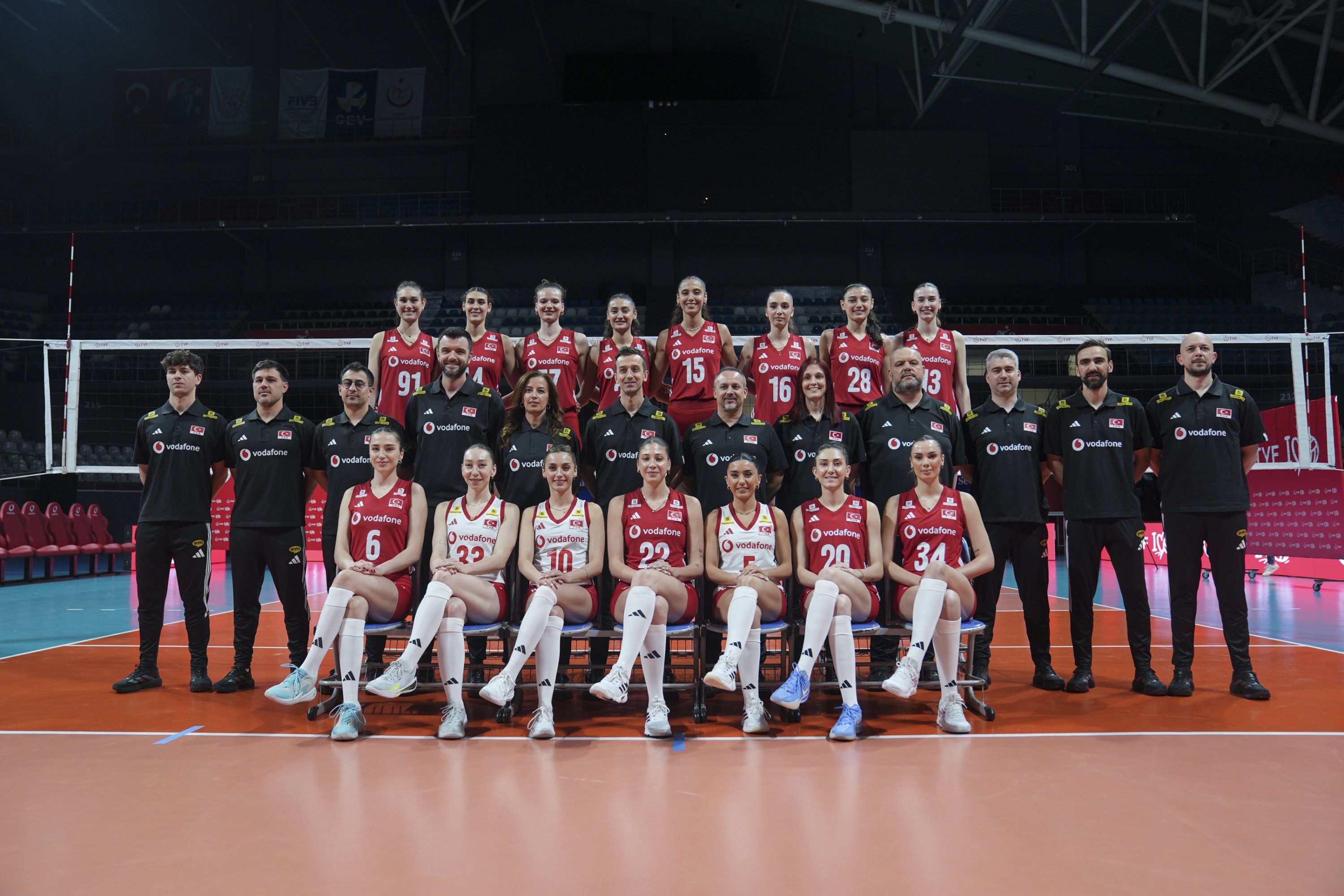 Türkiye beat Dominican Republic 3-2 in Volleyball Nations League opener