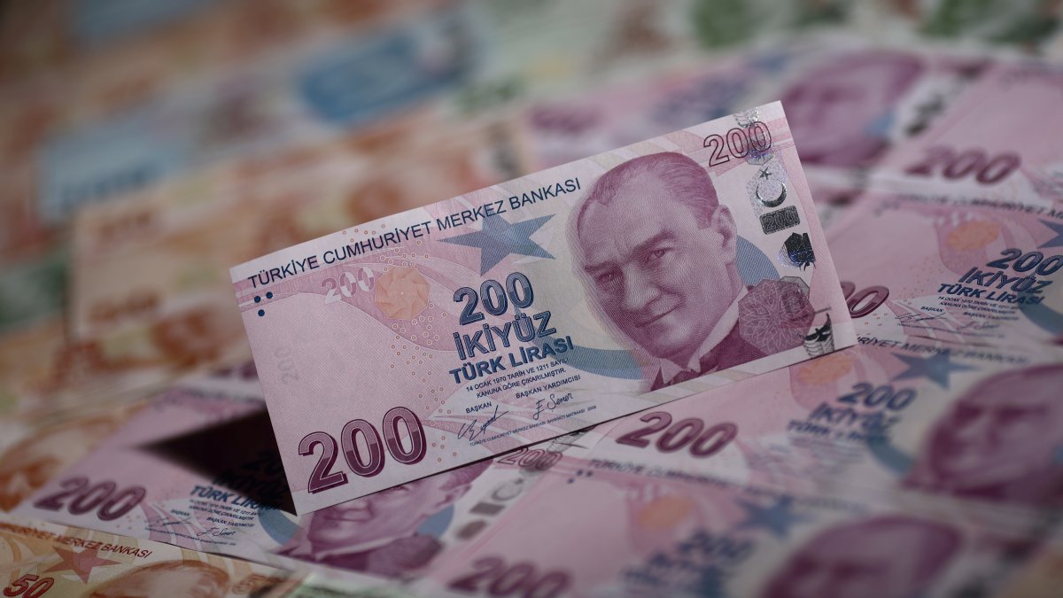 Turkish lira banknotes are seen in this illustration, Istanbul, Türkiye, Nov. 23, 2021. (Reuters Photo)