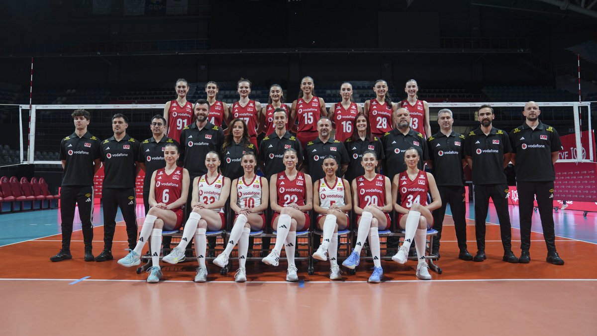 Members of Türkiye's women's national volleyball team meet with journalists during a media day event at TVF Burhan Felek Volleyball Hall in Istanbul, May 18, 2026. (AA File Photo)