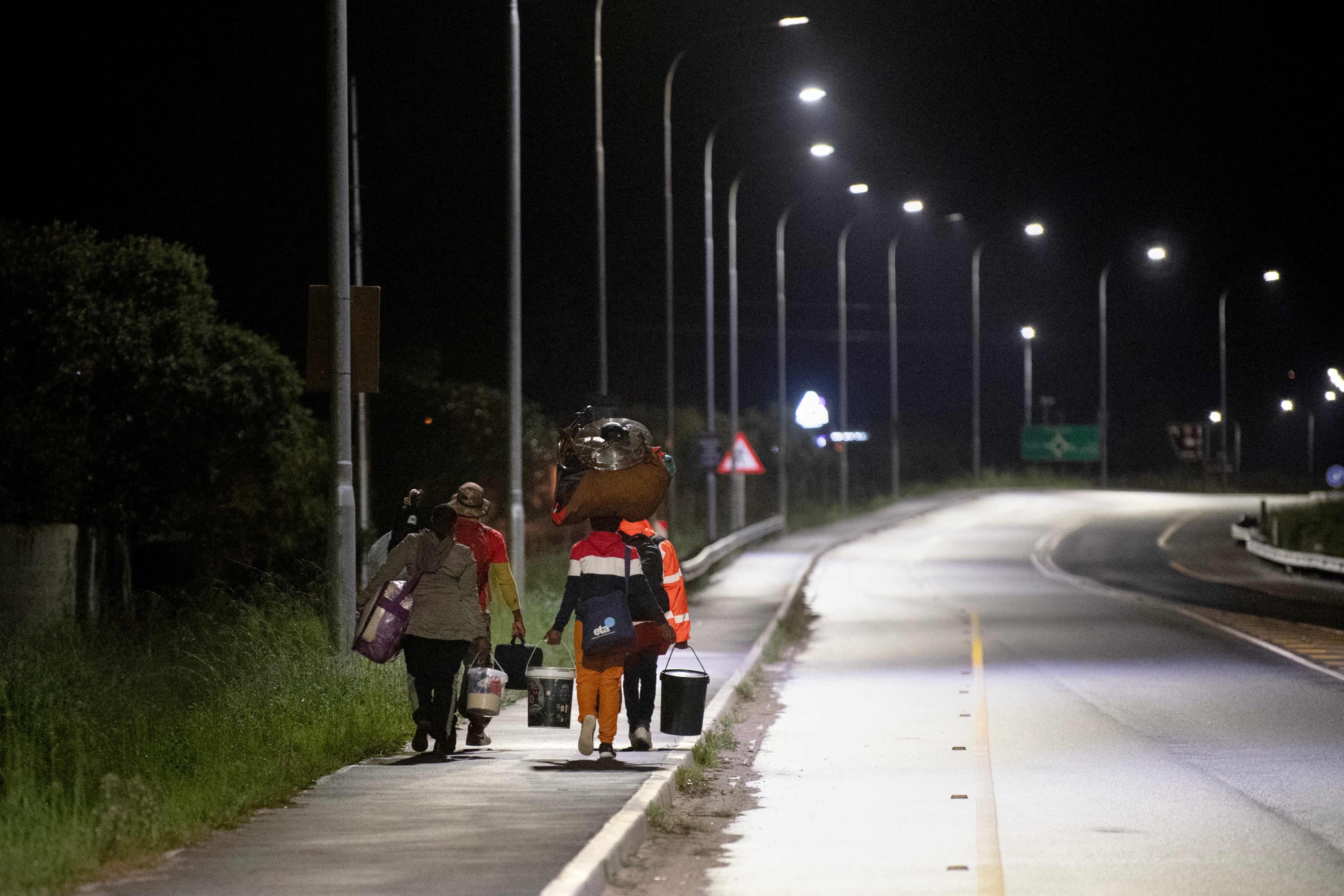S. Africa anti-migrant mobs force foreigners to flee in droves