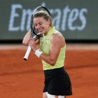 Poland's Maja Chwalinska celebrates after winning against Russia's Diana Shnaider at the end of their women's semifinal singles match on day 12 of the French Open tennis tournament on Court Philippe-Chatrier at the Roland-Garros Complex, Paris, France, June 4, 2026. (AFP Photo)
