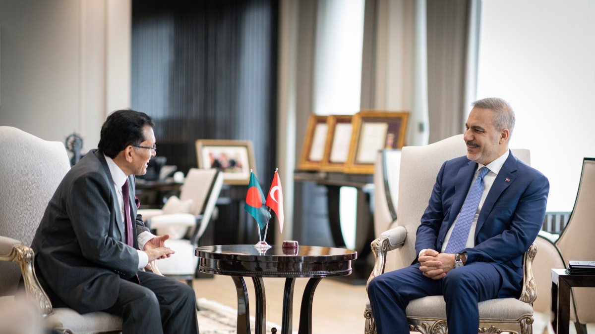 Foreign Minister Hakan Fidan meets with Bangladeshi Foreign Minister Khalilur Rahman, Ankara, Türkiye, March 14, 2026. (AA Photo)