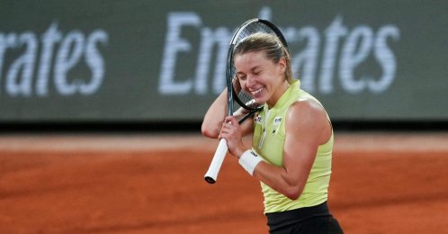 Poland's Maja Chwalinska celebrates after winning against Russia's Diana Shnaider at the end of their women's semifinal singles match on day 12 of the French Open tennis tournament on Court Philippe-Chatrier at the Roland-Garros Complex, Paris, France, June 4, 2026. (AFP Photo)
