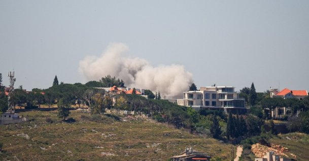 Smoke billows from southern Lebanon, following Israeli strikes, as seen from Nabatieh, Lebanon, June 4, 2026. REUTERS/Stringer