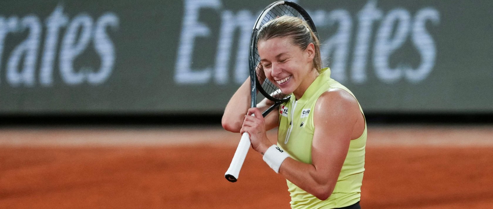 Poland's Maja Chwalinska celebrates after winning against Russia's Diana Shnaider at the end of their women's semifinal singles match on day 12 of the French Open tennis tournament on Court Philippe-Chatrier at the Roland-Garros Complex, Paris, France, June 4, 2026. (AFP Photo)