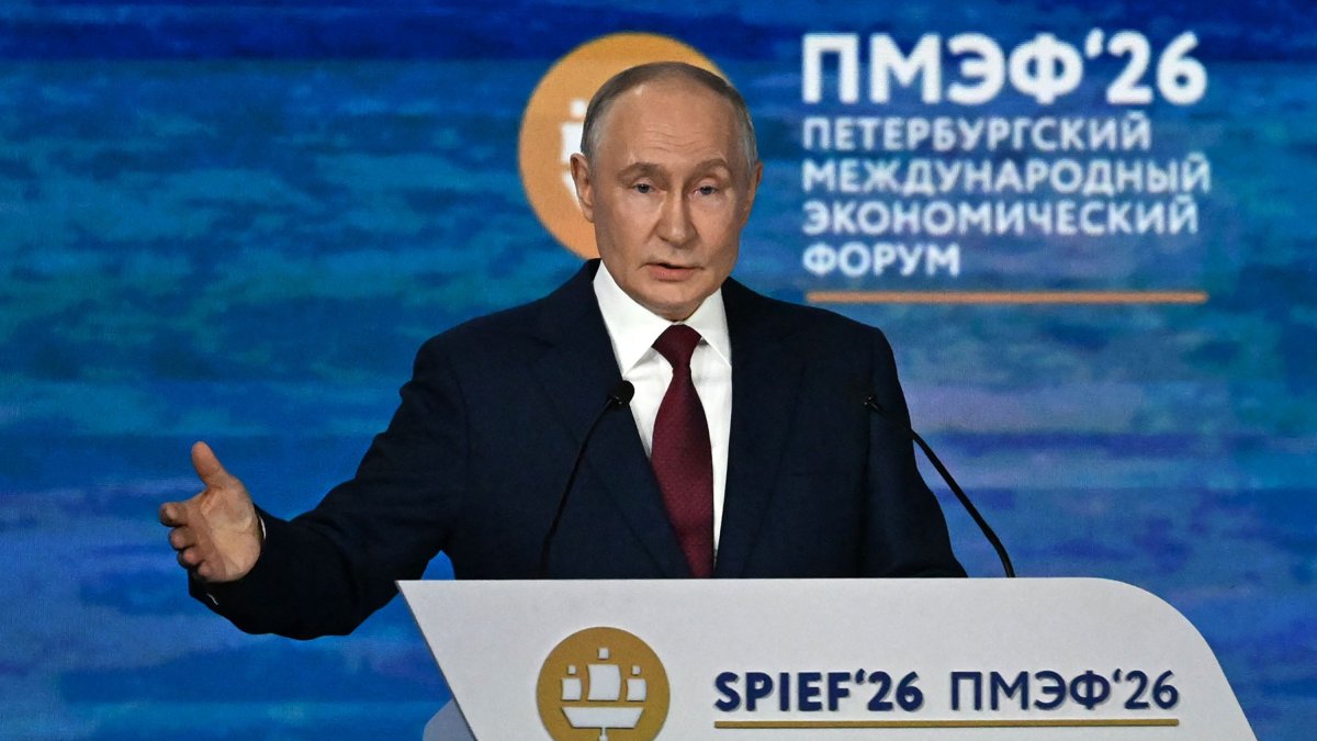 Russian President Vladimir Putin delivers a speech during the plenary session of the St. Petersburg International Economic Forum (SPIEF) in Saint Petersburg, June 5, 2026. (AFP Photo)