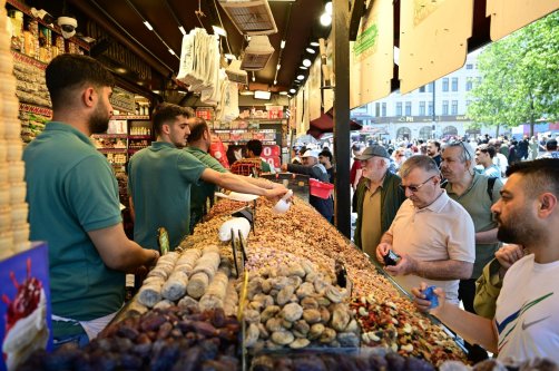 People shop in the famous Eminönü neighborhood, Istanbul, Türkiye, May 25, 2026. (AA Photo)