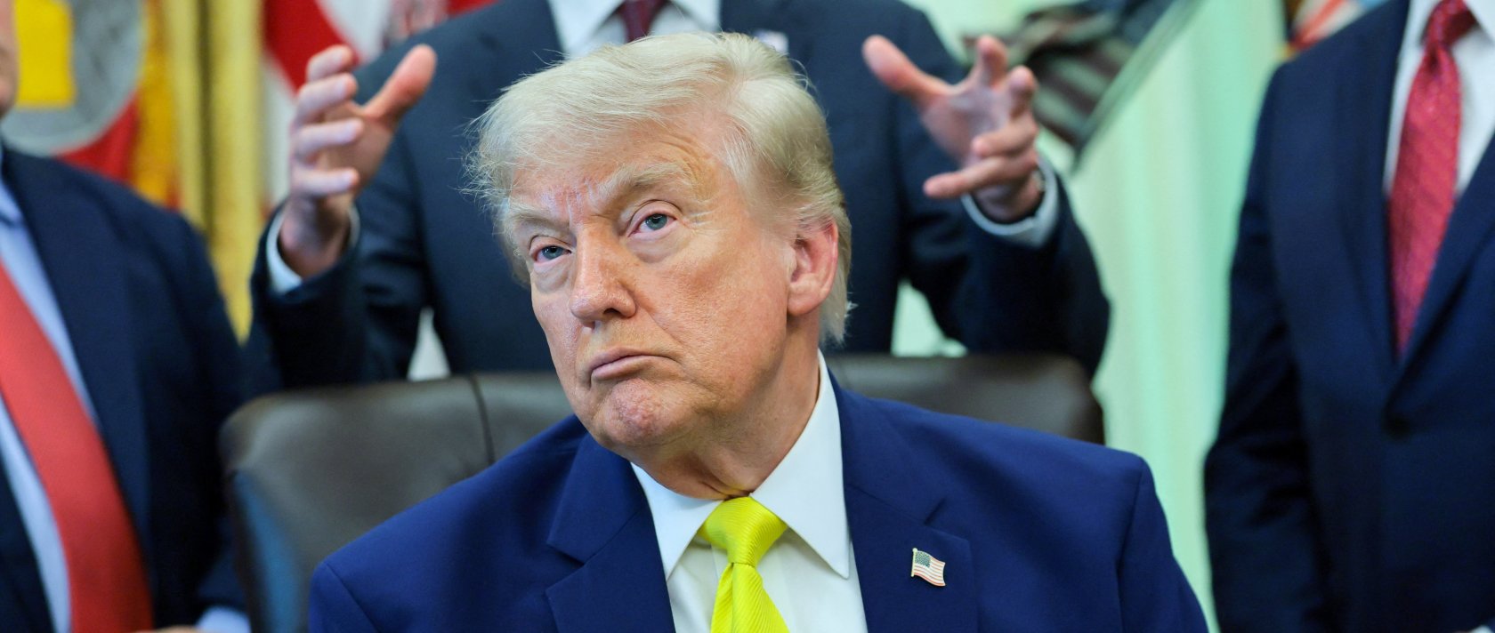 U.S. Secretary of Energy Chris Wright gestures as he delivers remarks to reporters about the Trump administration's support for coal energy production, standing behind U.S. President Donald Trump, in the Oval Office at the White House in Washington, U.S., June 4, 2026. (Reuters Photo)