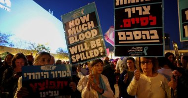 Israelis take part in a protest against Israeli Prime Minister Benjamin Netanyahu and his government, Tel Aviv, Israel, April 25, 2026. (Reuters Photo)