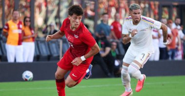 Türkiye's Arda Güler dribbles past Venezuela's Gleiker Mendoza during an international friendly match, Fort Lauderdale, Florida, June 6, 2026. (AFP Photo)