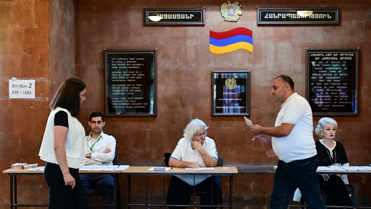 Armenians vote in the parliamentary election at a polling station, Yerevan, Armenia, June 7, 2026. (AFP Photo)