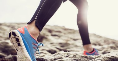 Exercising in hot and humid weather without proper precautions can lead to performance declines and health risks, according to a Turkish physiotherapy expert. (Shutterstock Photo)