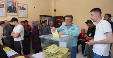 People cast their vote in Tokat, northern Türkiye, June 7, 2026. (İHA Photo) 