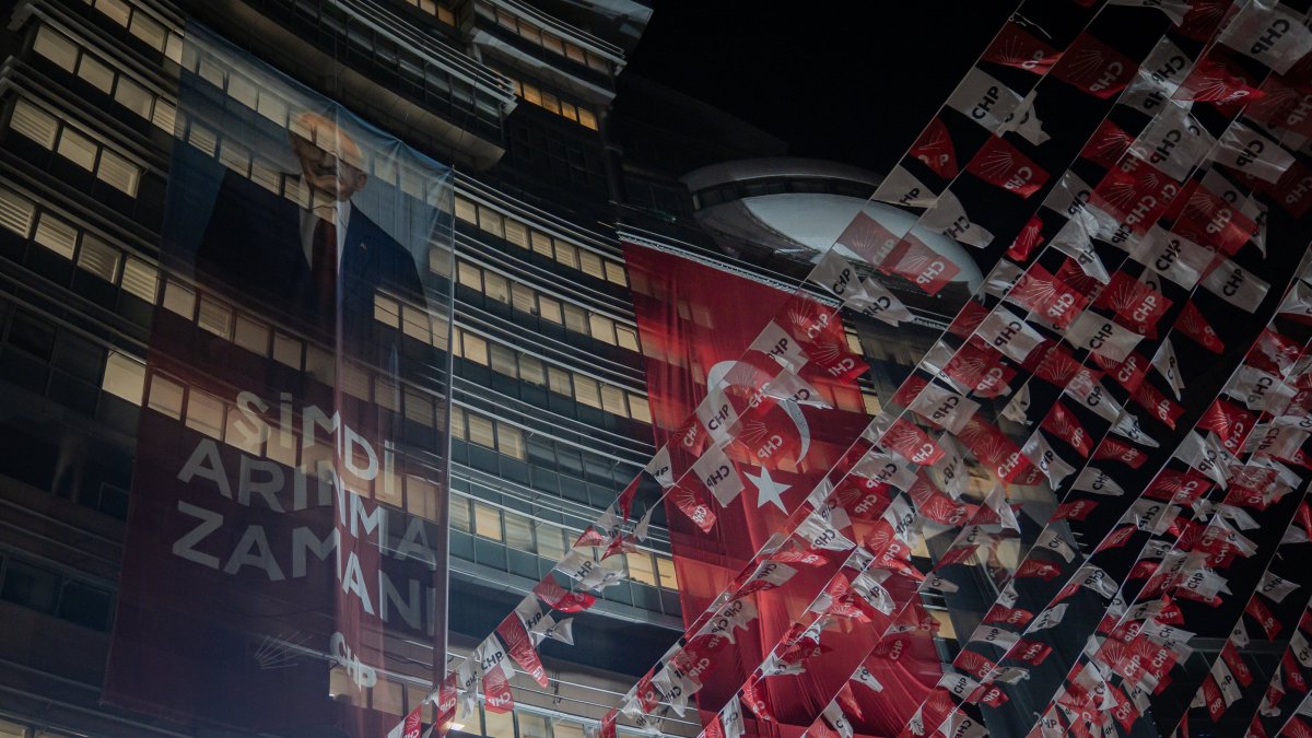 A poster featuring CHP Chairperson Kemal Kılıçdaroğlu with the slogan “It is time to purge” hangs on the exterior of the party's headquarters, Ankara, Türkiye, May 29, 2026. (AA Photo)