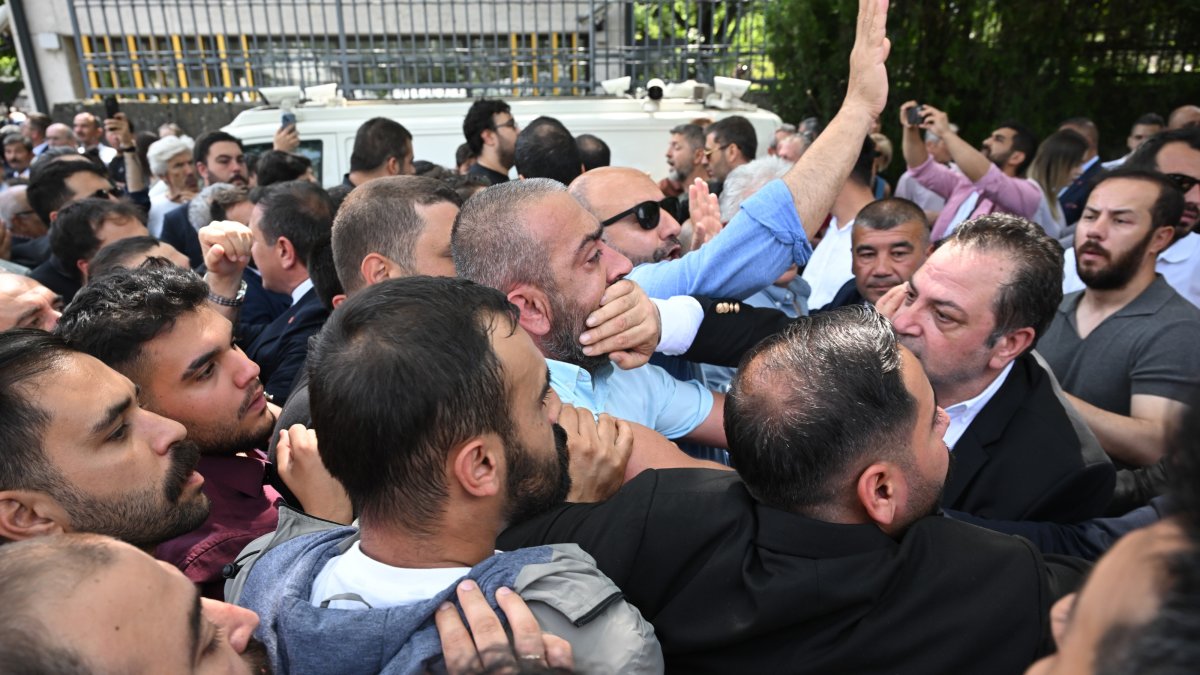 Supporters of Özgür Özel and Kemal Kılıçdaroğlu confront each other outside Parliament, Ankara, Türkiye, June 9, 2026. (AA Photo)