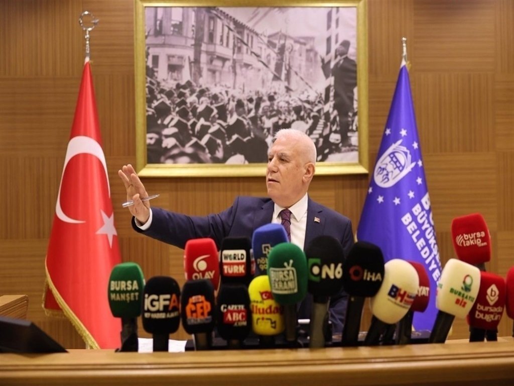 Turkish prosecutors seek 402 years for suspended Bursa mayor