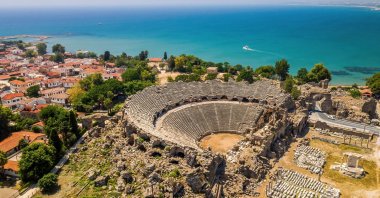 An aerial view of the ancient city of Side and its amphitheater, Antalya, southern Türkiye. (Shutterstock Photo)