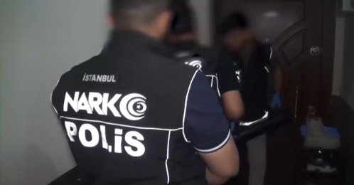 A police officer participates in an anti-drug operation, Istanbul, Türkiye, June 10, 2026.  (DHA Photo)