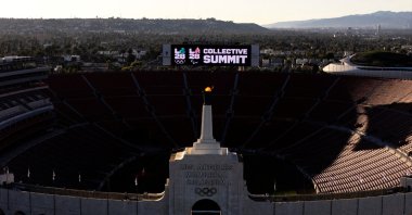 Ceremonial lighting of the cauldron ahead of ticket registration launch at the LA Memorial Coliseum, Los Angeles, U.S., Jan. 13, 2026. (Reuters Photo)