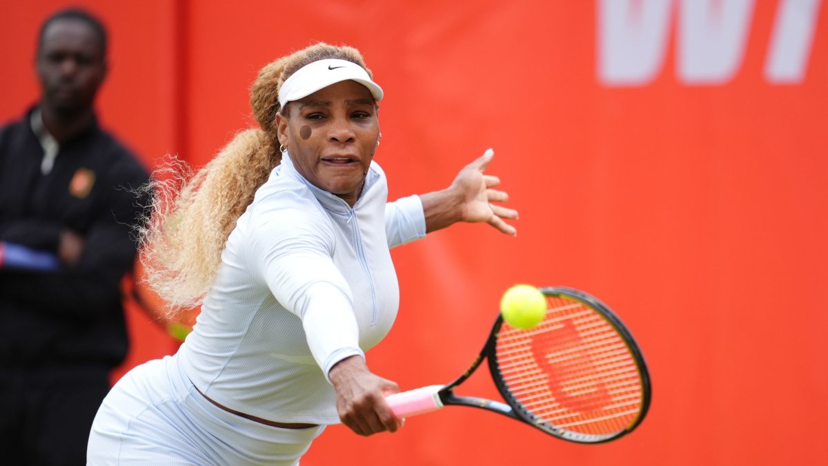 Serena Williams practices on day five of the Championships at The Queen's Club, London, U.K., June 12, 2026. (AP Photo)
