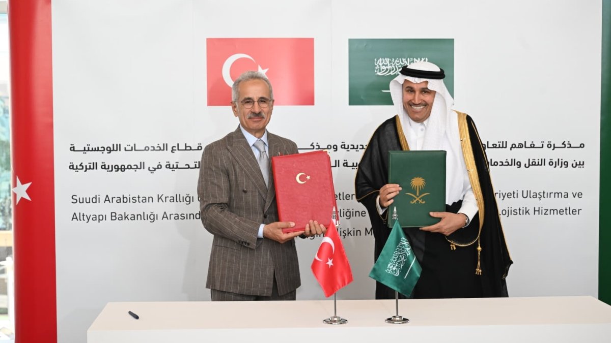 Türkiye, Saudi Arabia aim to build rail link with Jordan, Syria