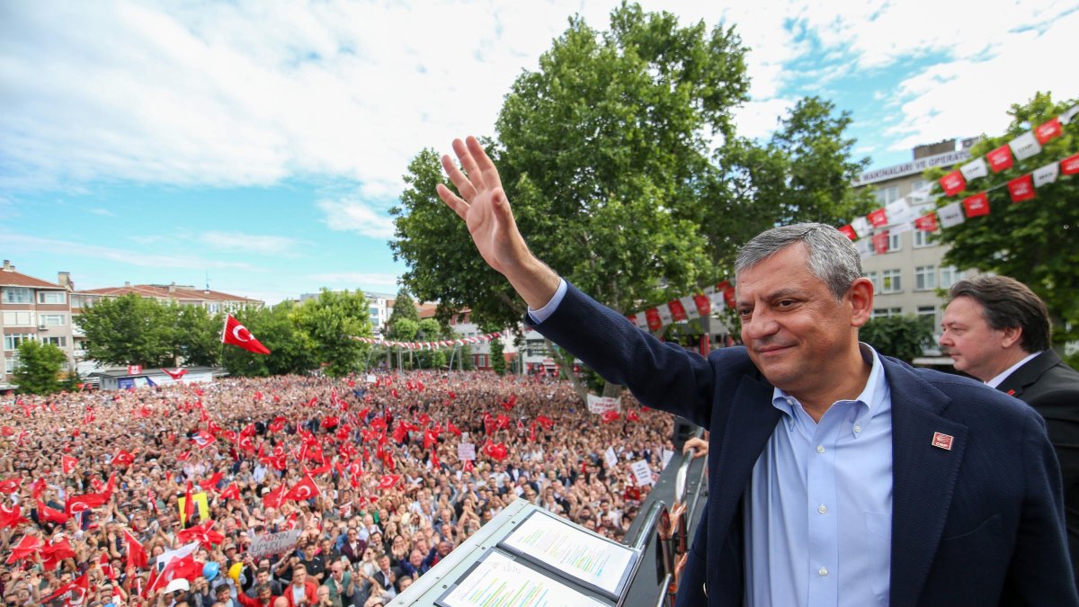 CHP parliamentary group leader Özgür Özel addresses supporters from a party campaign bus in Lüleburgaz, Kırklareli province, Türkiye, June 13, 2026. (DHA Photo)