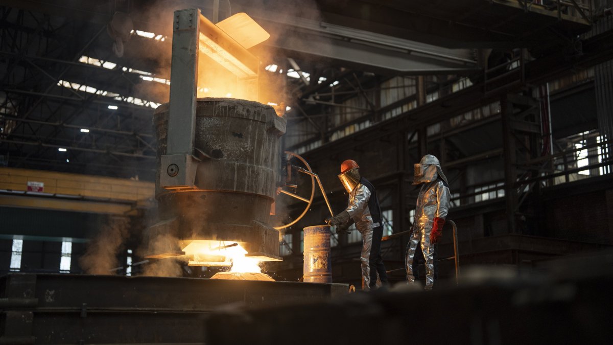 Workers are seen at a Kardemir factory, Karabük, northern Türkiye, March 28, 2026. (AA Photo)