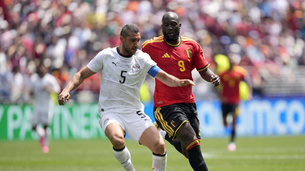 Romelu Lukaku (R) of Belgium in action against Ramy Rabia of Egypt during the FIFA World Cup 2026 group stage match Belgium against Egypt, in Seattle, U.S., June 15, 2026. (EPA Photo)