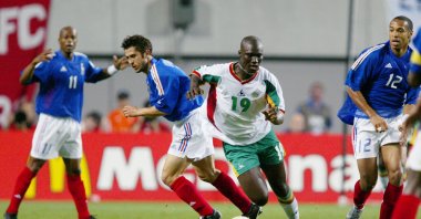 (L-R) Bixente Lizarazu of France, Papa Bouba Diop of Senegal and Thierry Henry of France during the  World Cup match at the Seoul World Cup Stadium, Seoul, South Korea, May 31, 2002. (Getty Images Photo)