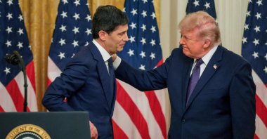 U.S. President Donald Trump greets the new Federal Reserve Chair Kevin Warsh after he was sworn in by U.S. Supreme Court Justice Clarence Thomas, White House, Washington, D.C., U.S., May 22, 2026. (Reuters Photo)