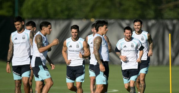 Argentina's forward Lionel Messi (2nd R), midfielder Leandro Paredes (R) and midfielder Giovani Lo Celso (C) take part in a training session during the 2026 World Cup football tournament at Sporting KC Training Centre, Kansas City, U.S., June 11, 2026. (AFP Photo)