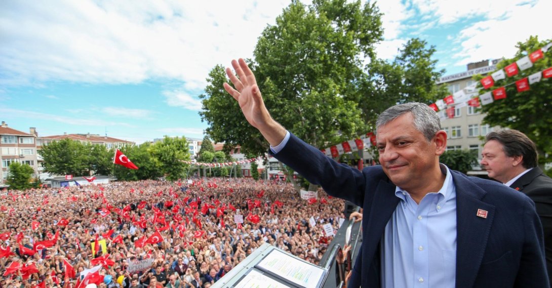 CHP parliamentary group leader Özgür Özel addresses supporters from a party campaign bus in Lüleburgaz, Kırklareli province, Türkiye, June 13, 2026. (DHA Photo)